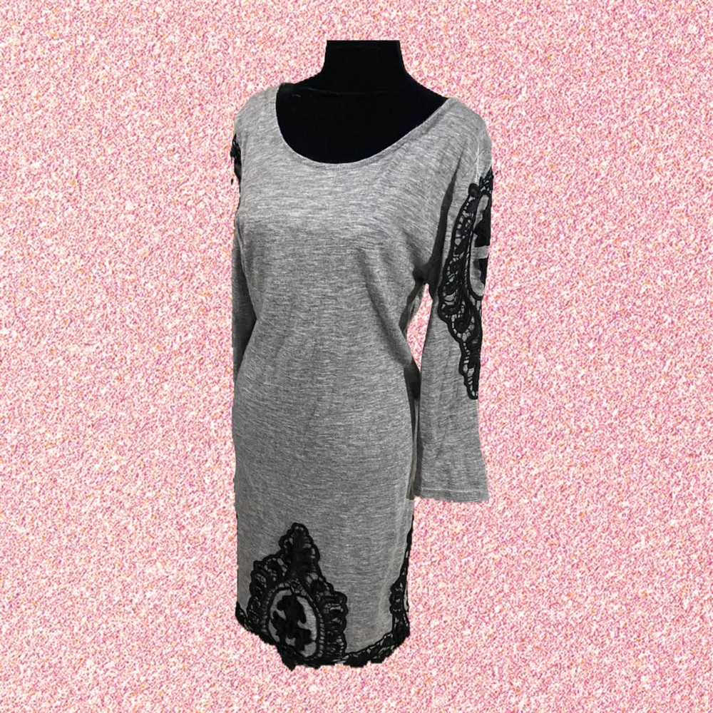 Classy casual long sleeve dress, perfect for a winter event❄️